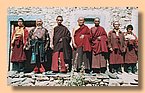 Die Lamas der Gompa, die gerade in Retreat sind.jpg