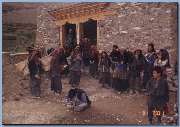 Ganz Saldang beteiligt sich am Bau der neuen Gompa.jpg