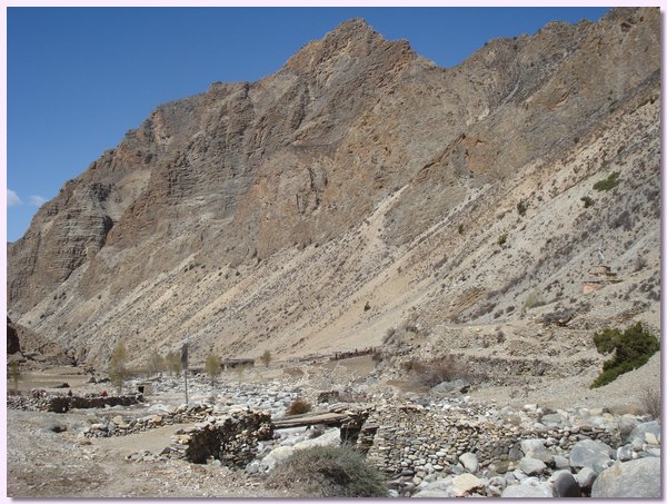 Auf dem Weg zum Dorf Moe, von dort geht es zum Pass nach Tibet.JPG