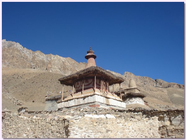 Choerten von Yangtser Gompa.JPG