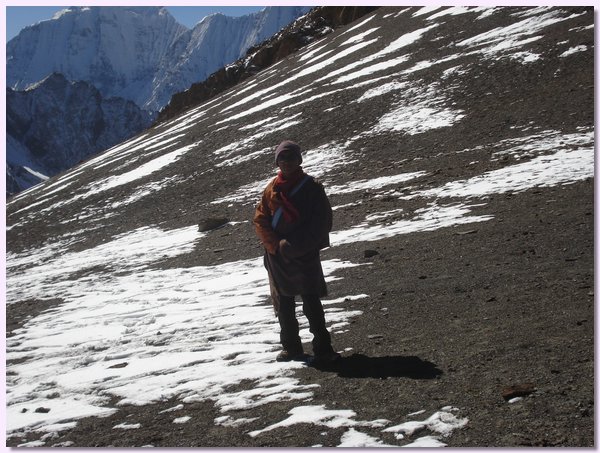 Tashi Dhondup am Kang-La, dem Pass, den man ueberqueren muss, um nach Saldang zu gelangen.JPG