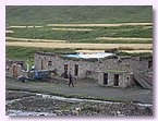 Das erste Motorgefaehrt in Dolpo - ein Traktor aus China.JPG Das erste Motorgefaehrt in Dolpo - ein Traktor aus China.JPG