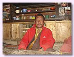 Lama Dawa von Yangtser Gompa, rechts oben zwei von uns vor 10 Jahren geschickte Bilder.JPG Lama Dawa von Yangtser Gompa, rechts oben zwei von uns vor 10 Jahren geschickte Bilder.JPG