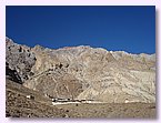 Yangtser Gompa vor Felsgebirge.JPG Yangtser Gompa vor Felsgebirge.JPG