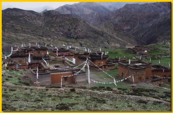 Die Gompa Komang im Nachbarort.jpg