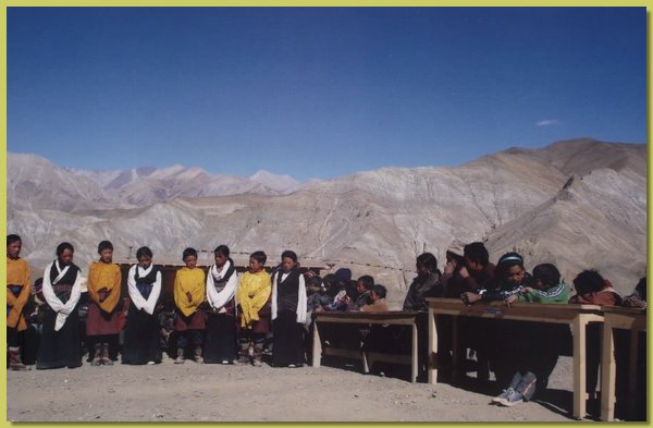 Darbietung der Schueler zum Schulabschlutag.jpg