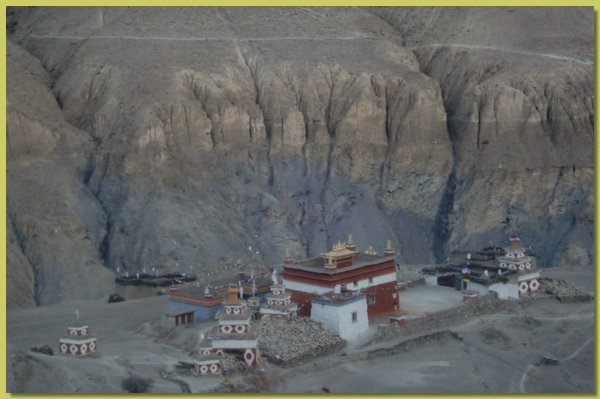Neue Gompa von Saldang im November 2008.jpg