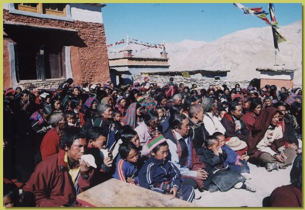 Tsechu Fest in der Gompa von Saldang im November 2008.jpg