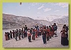Die Schueler versammeln sich taeglich zu den Abendgebeten.jpg