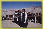 Tanzdarbietung der Maedchen zum Schulabschlussfest.jpg