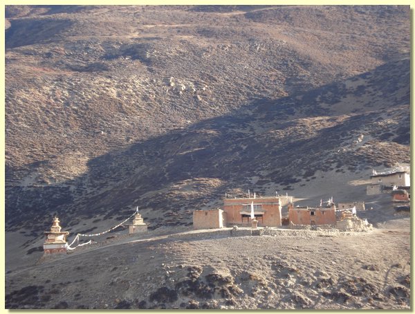Shey Gompa aus der Naehe.JPG