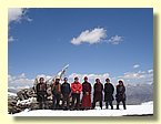 Karma Dhondup mit Bewohnern von Saldang am Pass nach Shey Gompa.JPG