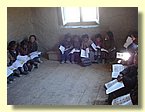 Kinderchen im Klassenzimmer.JPG
