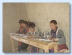 Jigme Pema mit seinen Freunden in der 1. Klasse.JPG Jigme Pema mit seinen Freunden in der 1. Klasse.JPG