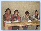 Pema Bhuti und andere Kinder der ersten Klasse.JPG Pema Bhuti und andere Kinder der ersten Klasse.JPG