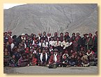Lehrer, Schueler, Honoratioren am Schulabschlusstag.JPG Lehrer, Schueler, Honoratioren am Schulabschlusstag.JPG