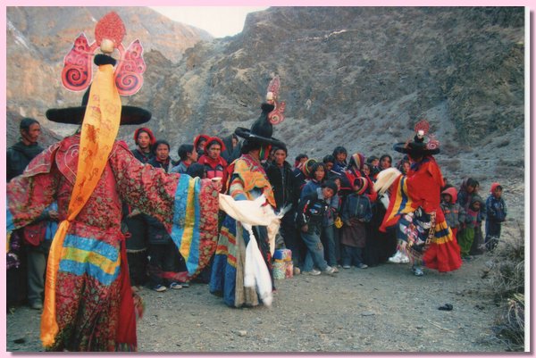 Cham Taenze bei der Gu Tor Zeremonie.jpg