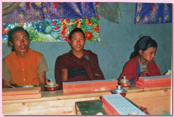 Klosterschueler in Komang - Gyurme, Trinsang, Dawa.jpg