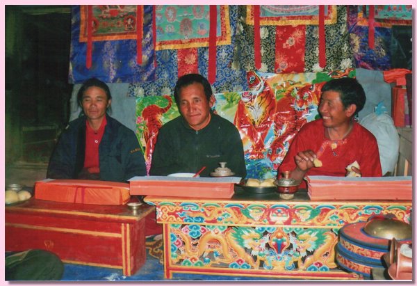 Trapas der Gompa von Komang - Tsewang, Urgyen, Lhengyel.jpg