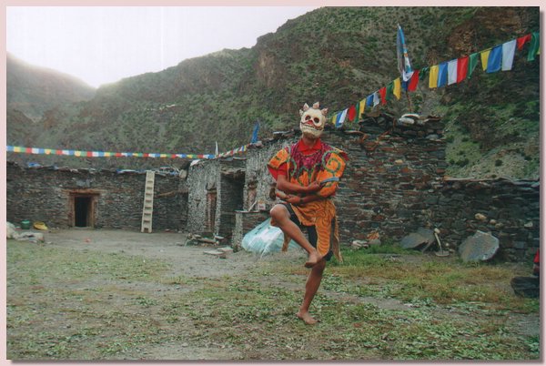 Cham Tanz in der Pu Gonpa.jpg