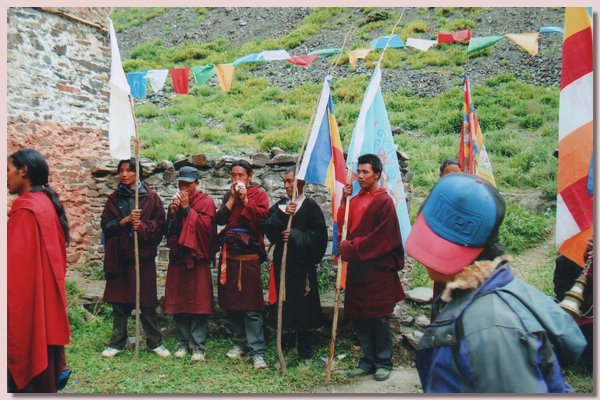 Prozession der Moenche der Pu Gonpa.jpg